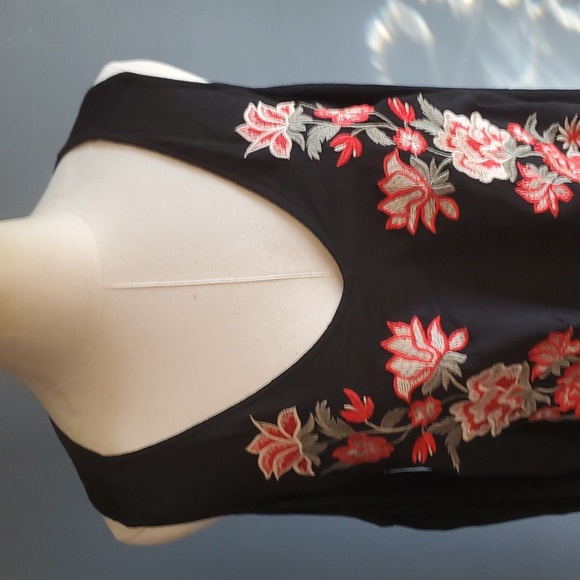 BY Together women's black embroidery top size M - Picture 4 of 15